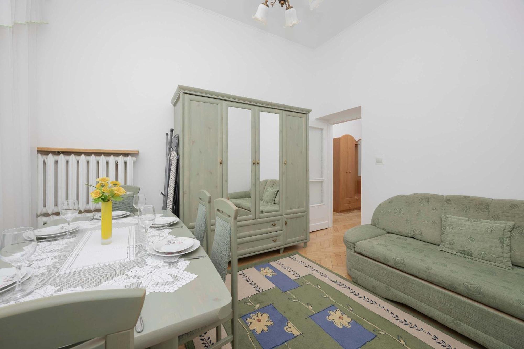 Nowy Swiat W Centrum Warszawy By Renters *